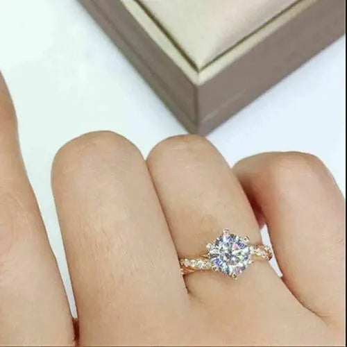 Classic 6-Claw Cubic Zirconia Ring